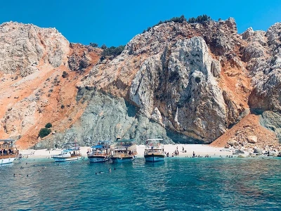 Boottocht van Kiriş naar de baai van Porto Ceneviz