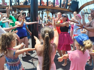 Rejs statkiem pirackim w Kiris