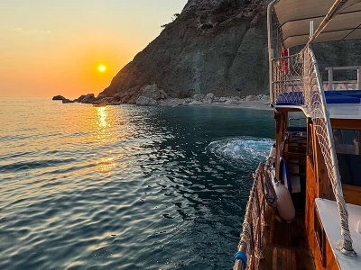 Sunset boat trip in Kemer