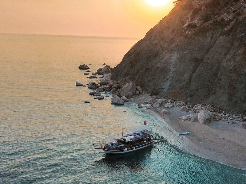 Sunset boat trip in Beldibi