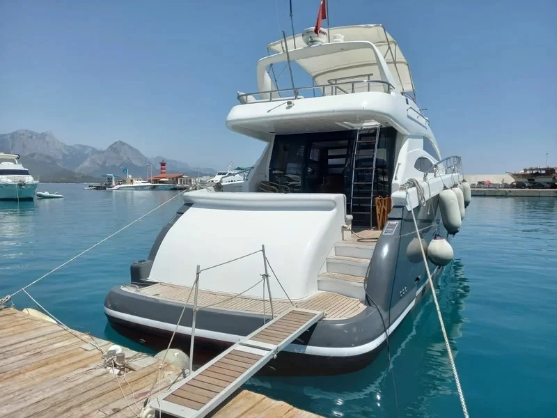 Łódź Crystal Wave