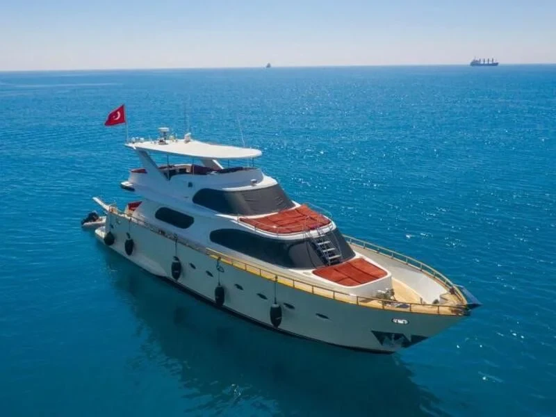 Яхта Turkuaz